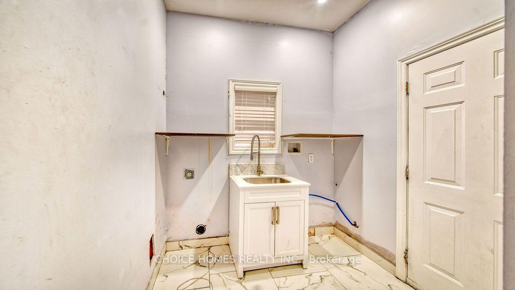 Photo 19 of 27 Savita Road, Brampton, Fletcher's Meadow — HOMEH