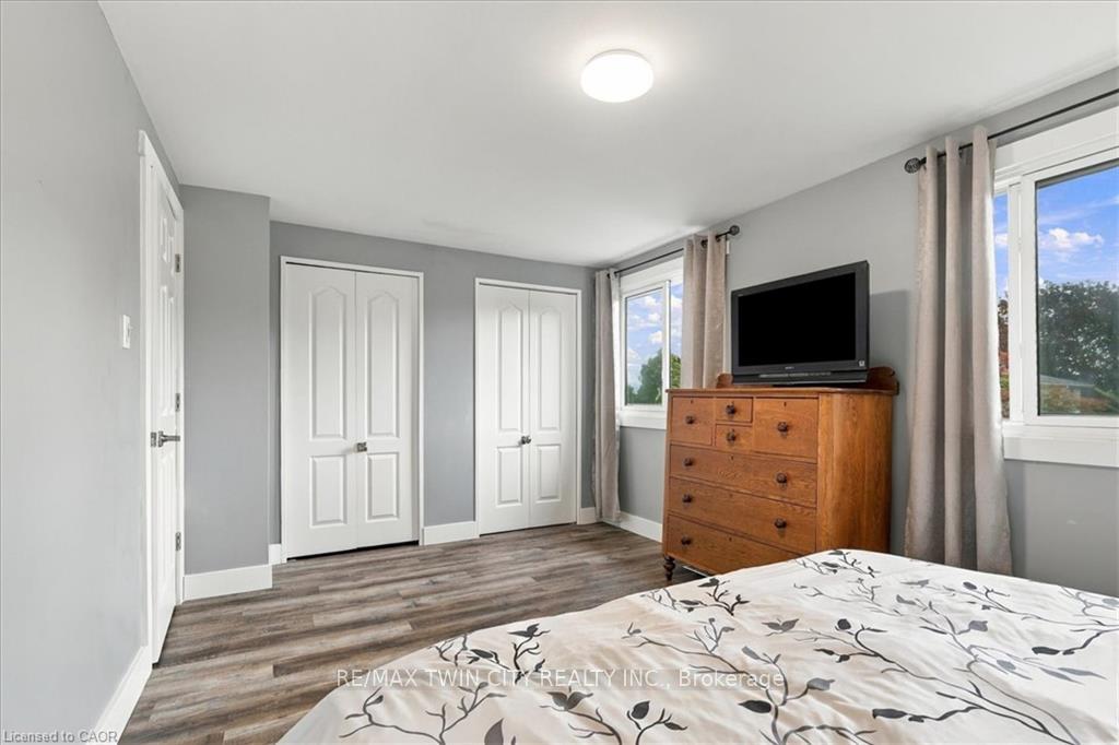 Photo 18 of 18 Forest Glen Court, Kitchener, Forest Hill — HOMEH
