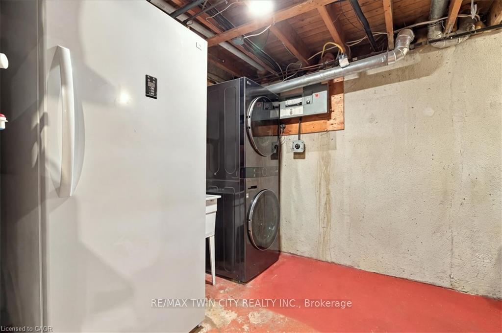 Photo 29 of 18 Forest Glen Court, Kitchener, Forest Hill — HOMEH