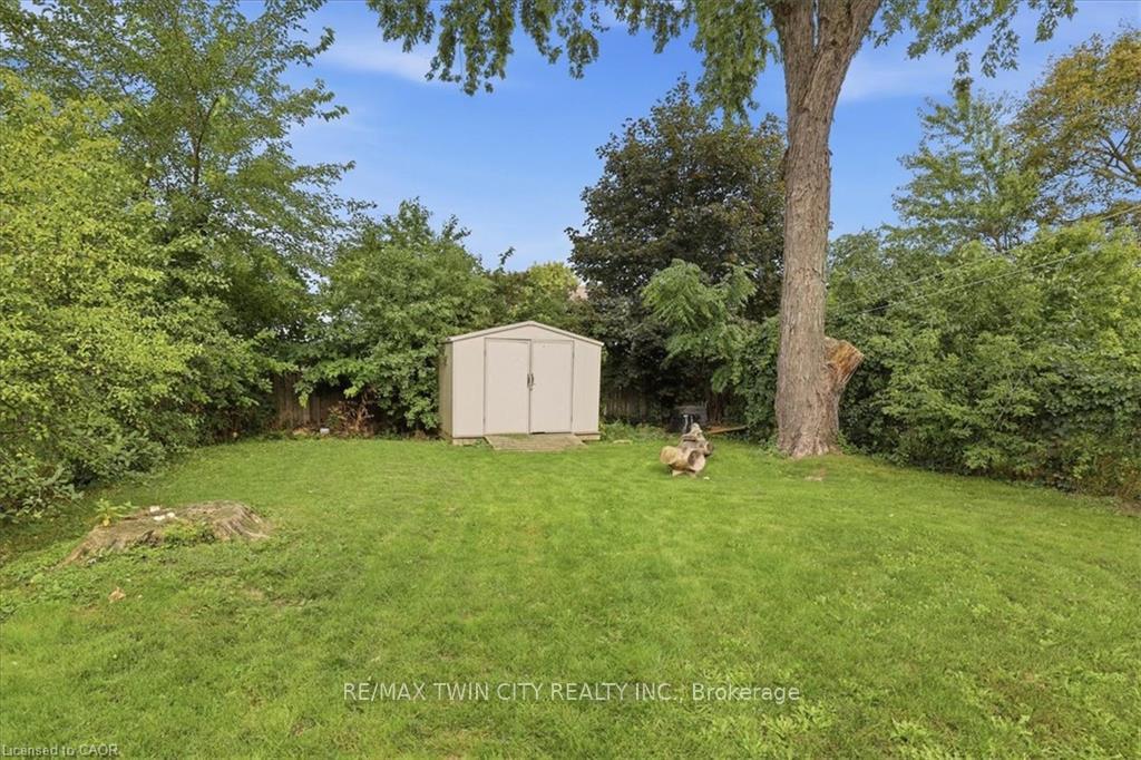Photo 32 of 18 Forest Glen Court, Kitchener, Forest Hill — HOMEH