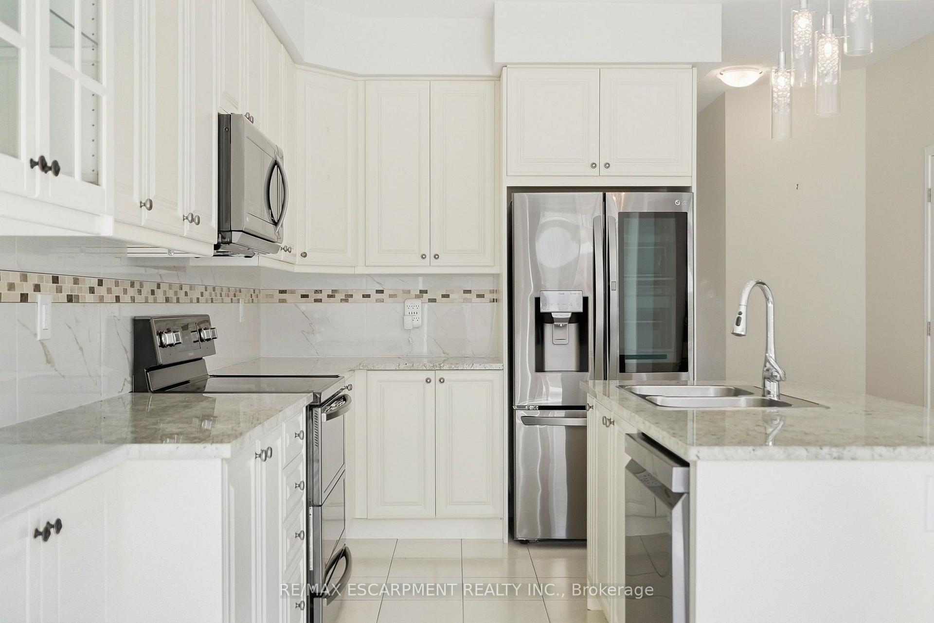 Photo 14 of 35 Royal Coachman Way, Hamilton, Stoney Creek Mountain — HOMEH