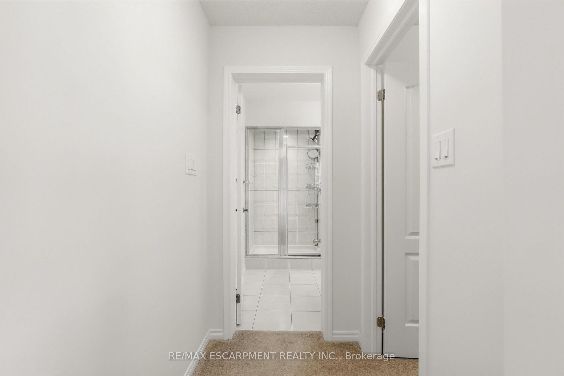 Photo 28 of 35 Royal Coachman Way, Hamilton, Stoney Creek Mountain — HOMEH