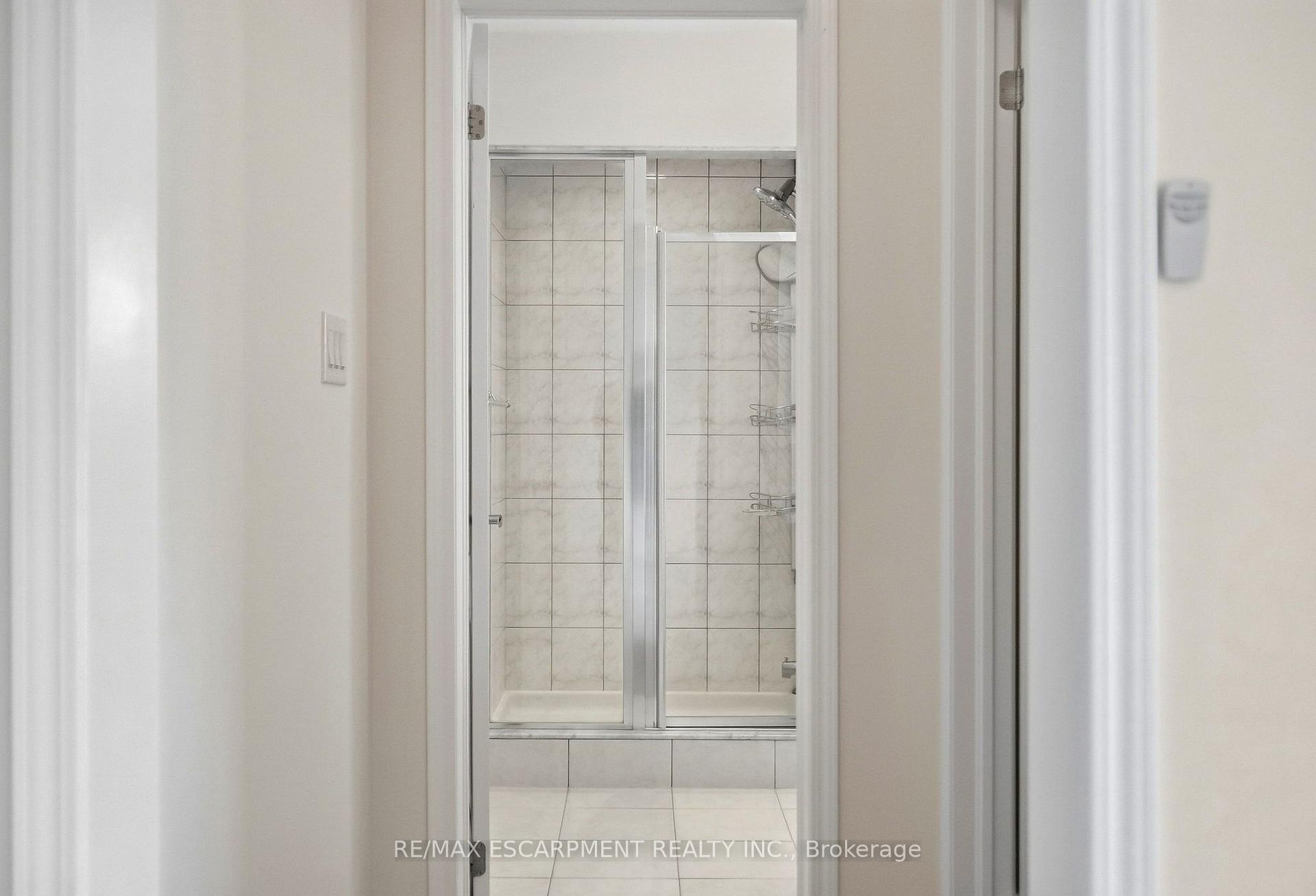 Photo 29 of 35 Royal Coachman Way, Hamilton, Stoney Creek Mountain — HOMEH