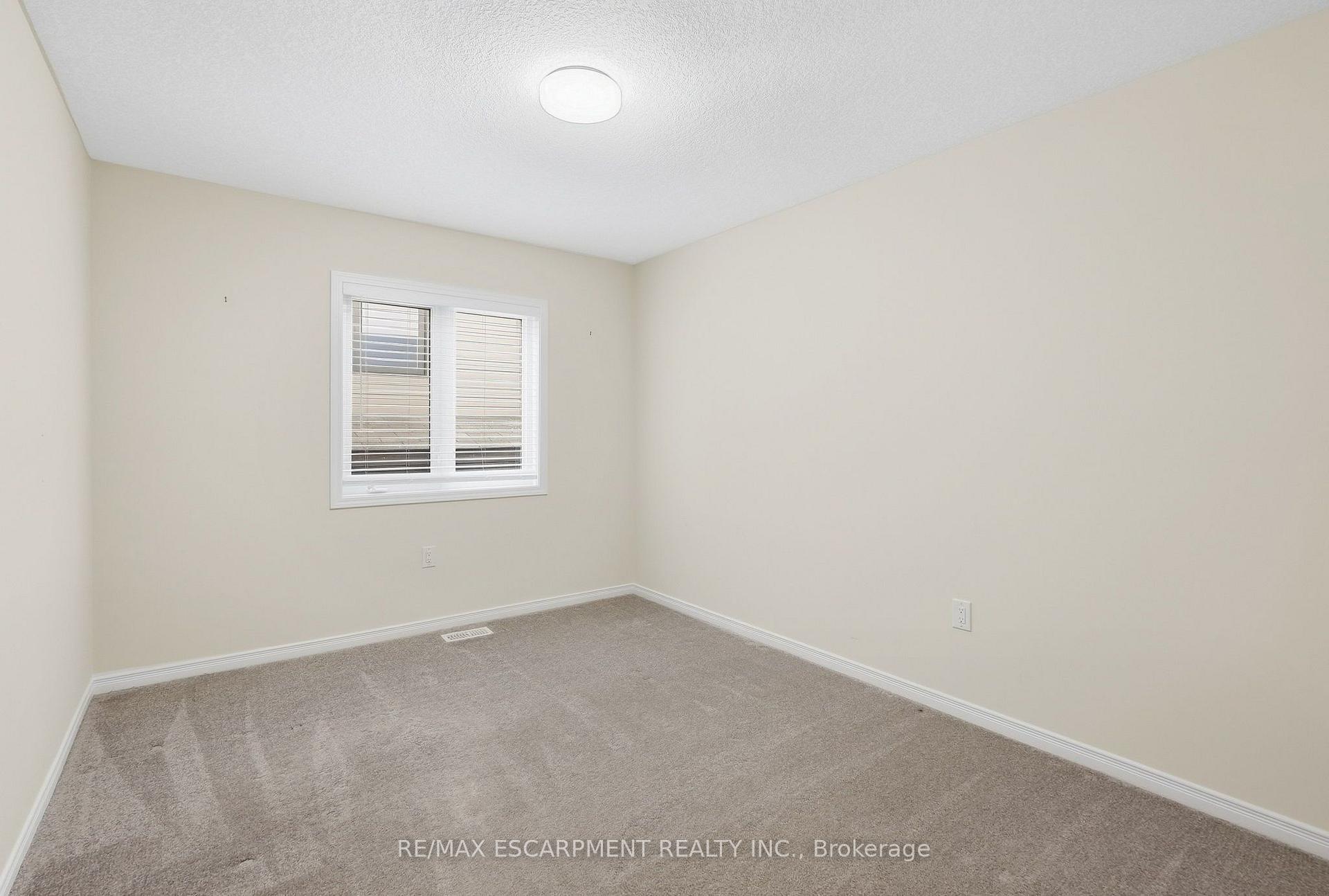 Photo 34 of 35 Royal Coachman Way, Hamilton, Stoney Creek Mountain — HOMEH