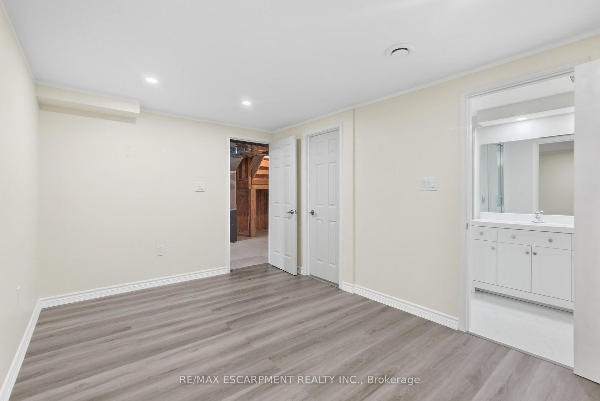 Photo 41 of 35 Royal Coachman Way, Hamilton, Stoney Creek Mountain — HOMEH