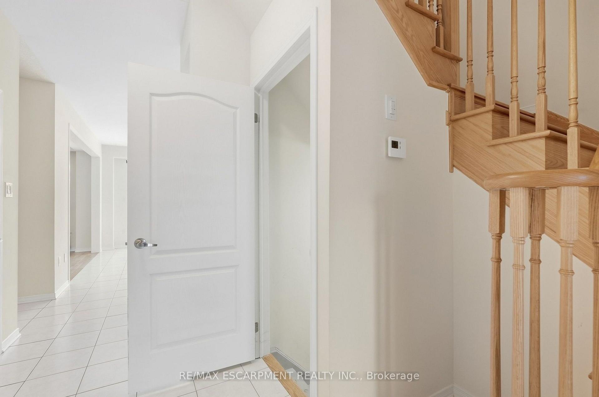 Photo 43 of 35 Royal Coachman Way, Hamilton, Stoney Creek Mountain — HOMEH