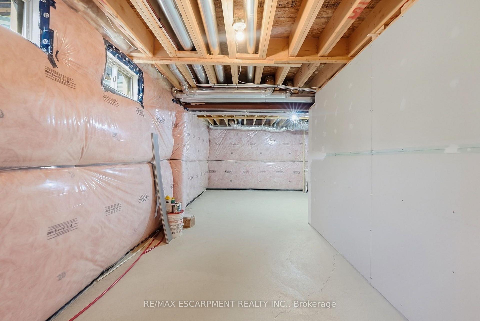 Photo 46 of 35 Royal Coachman Way, Hamilton, Stoney Creek Mountain — HOMEH