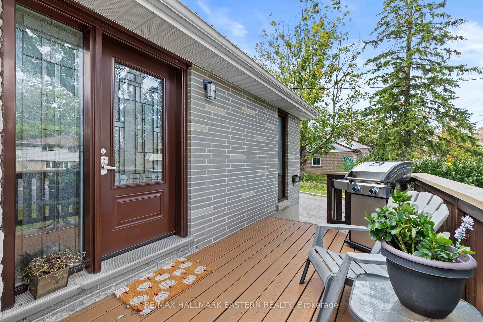 Photo 6 of 917 Webber Avenue, Peterborough, Otonabee Ward 1 — HOMEH