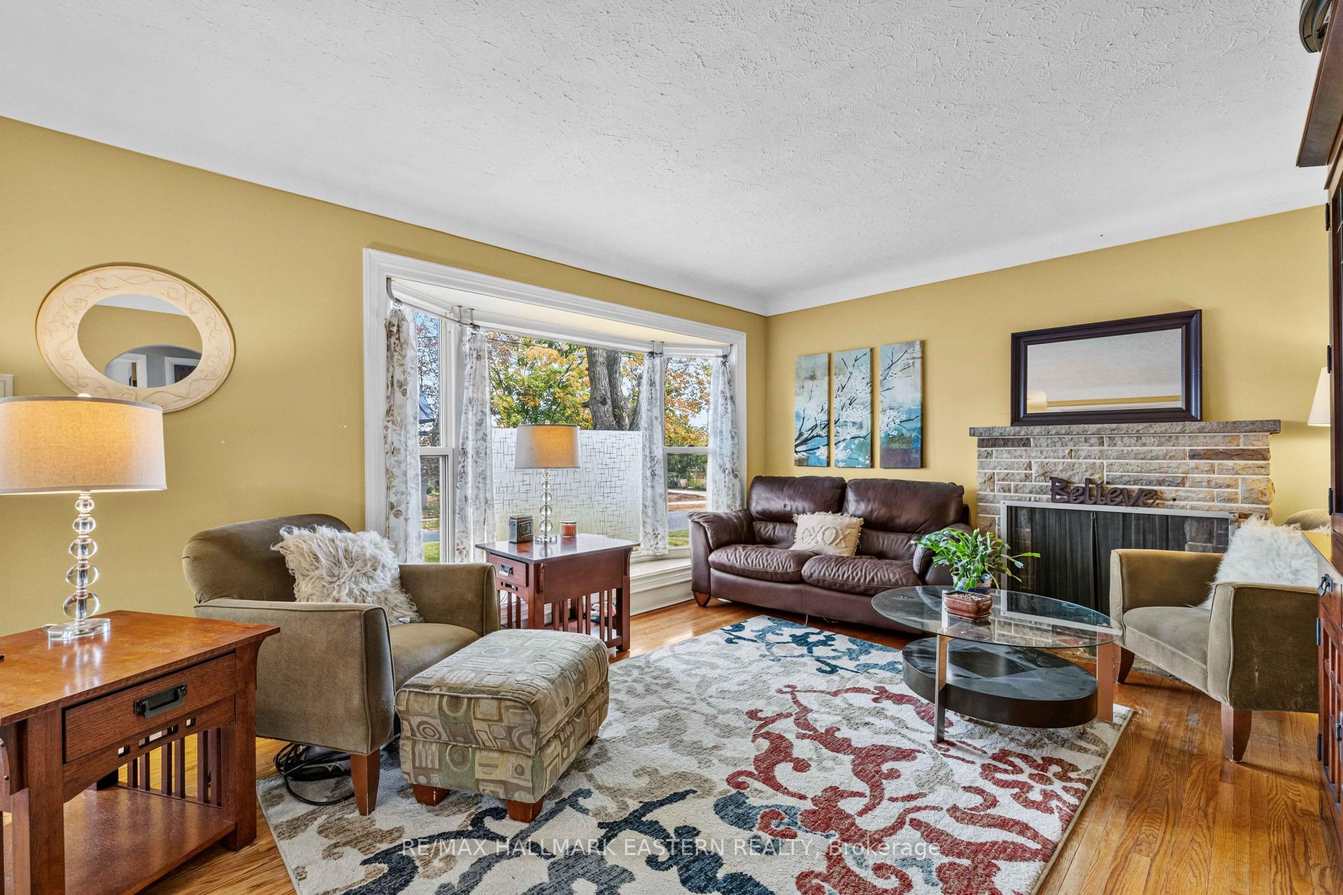 Photo 8 of 917 Webber Avenue, Peterborough, Otonabee Ward 1 — HOMEH