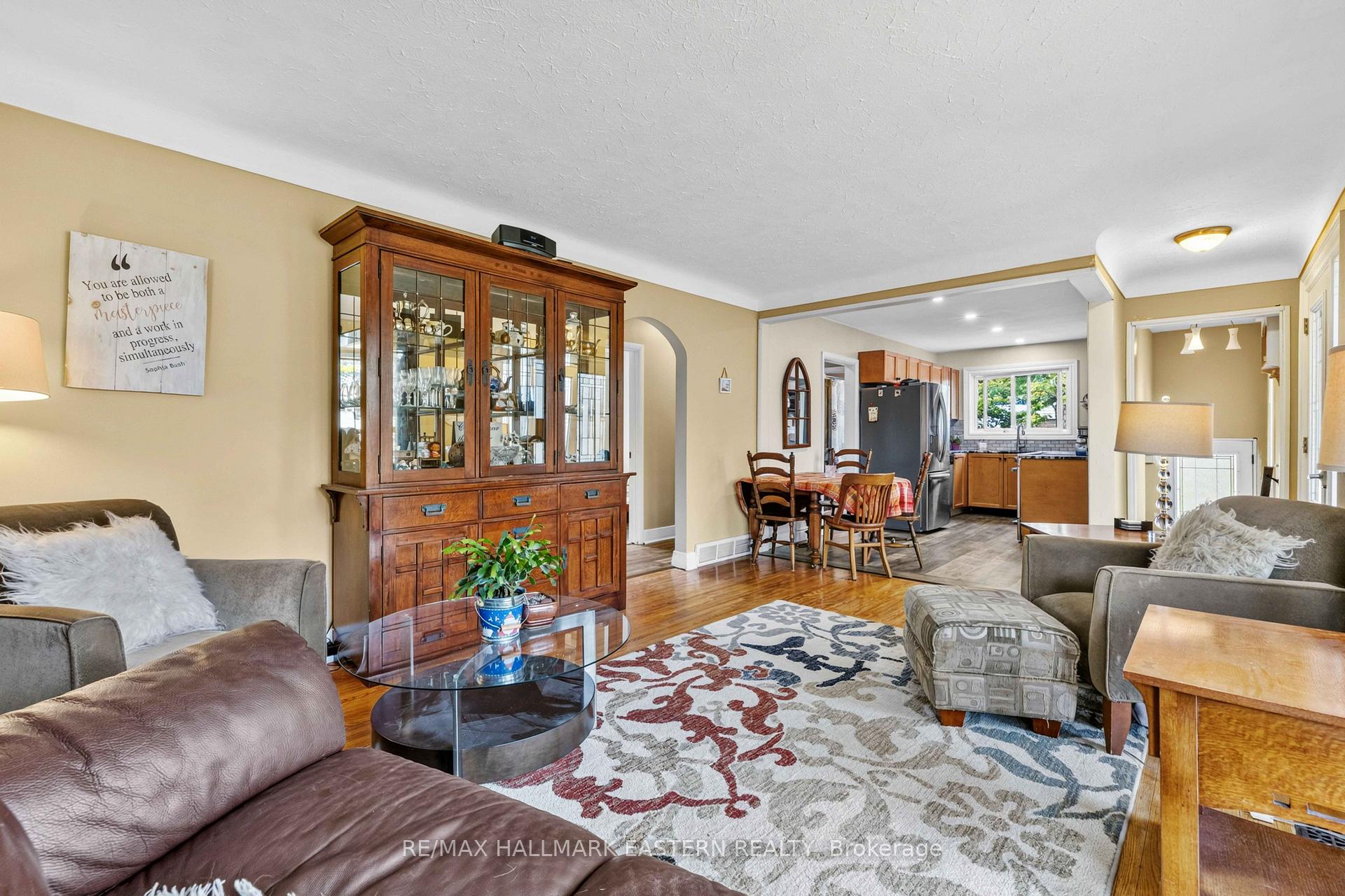 Photo 11 of 917 Webber Avenue, Peterborough, Otonabee Ward 1 — HOMEH