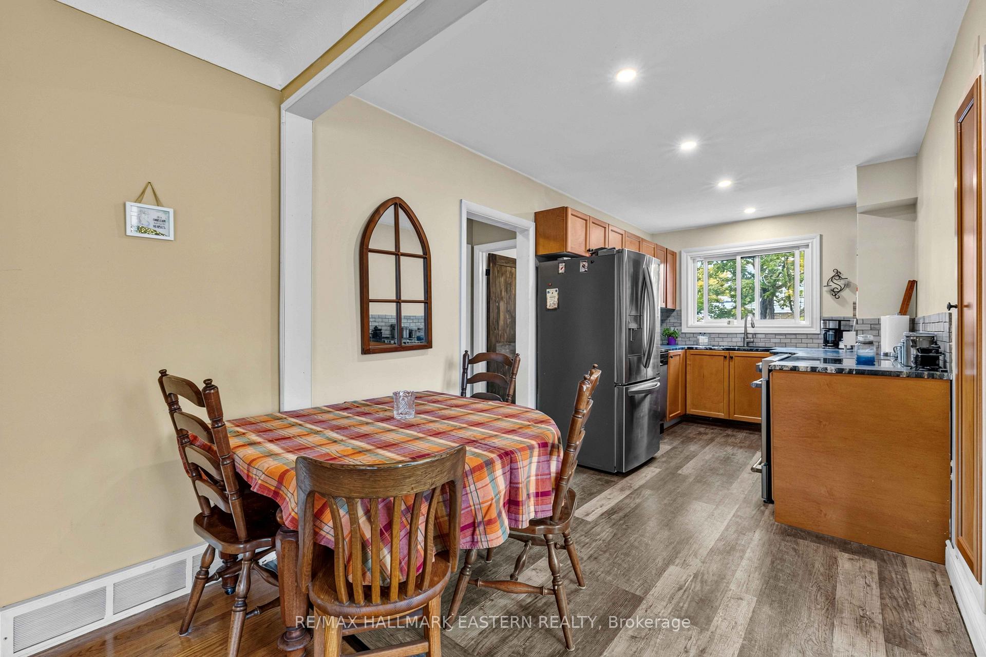 Photo 12 of 917 Webber Avenue, Peterborough, Otonabee Ward 1 — HOMEH