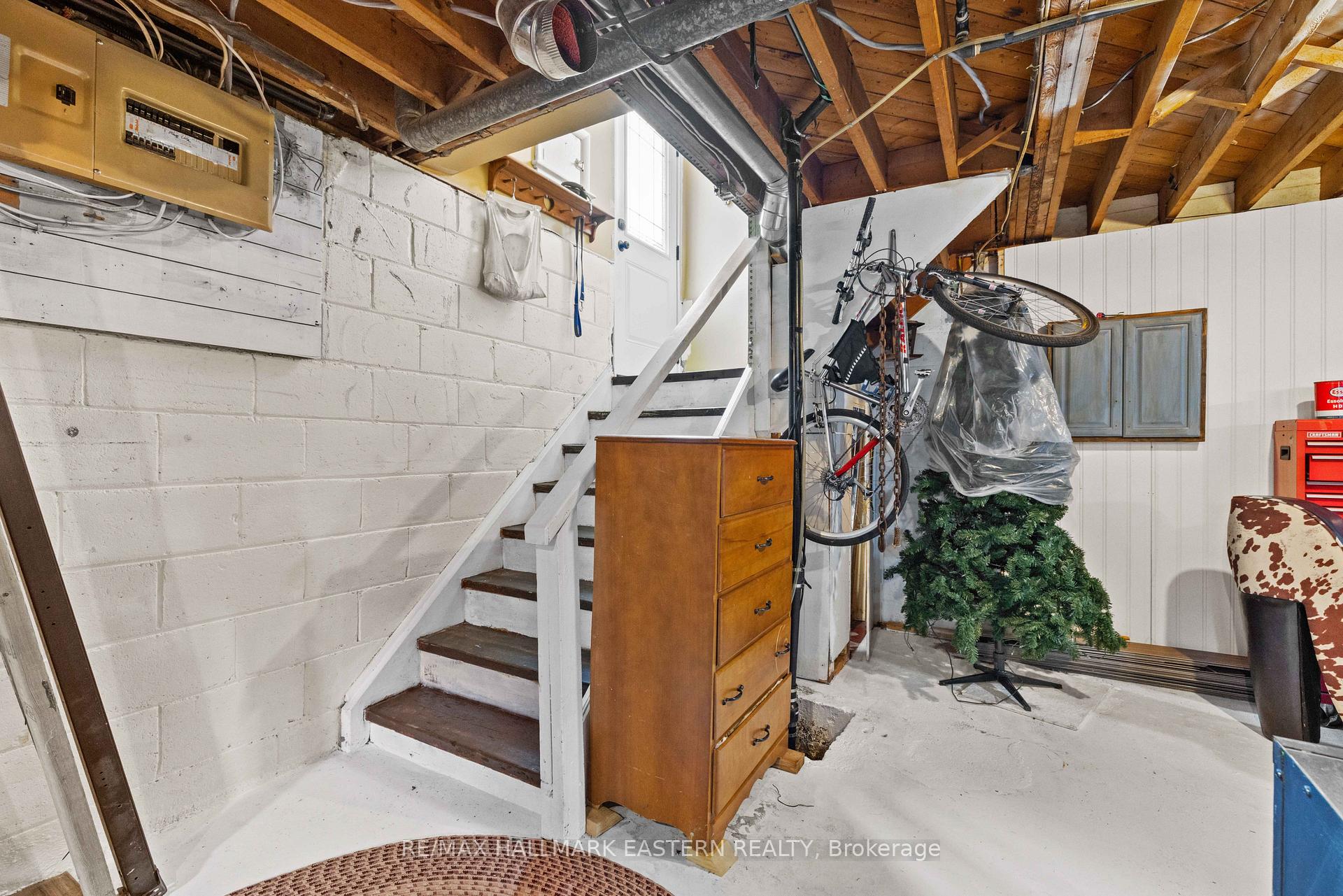 Photo 29 of 917 Webber Avenue, Peterborough, Otonabee Ward 1 — HOMEH