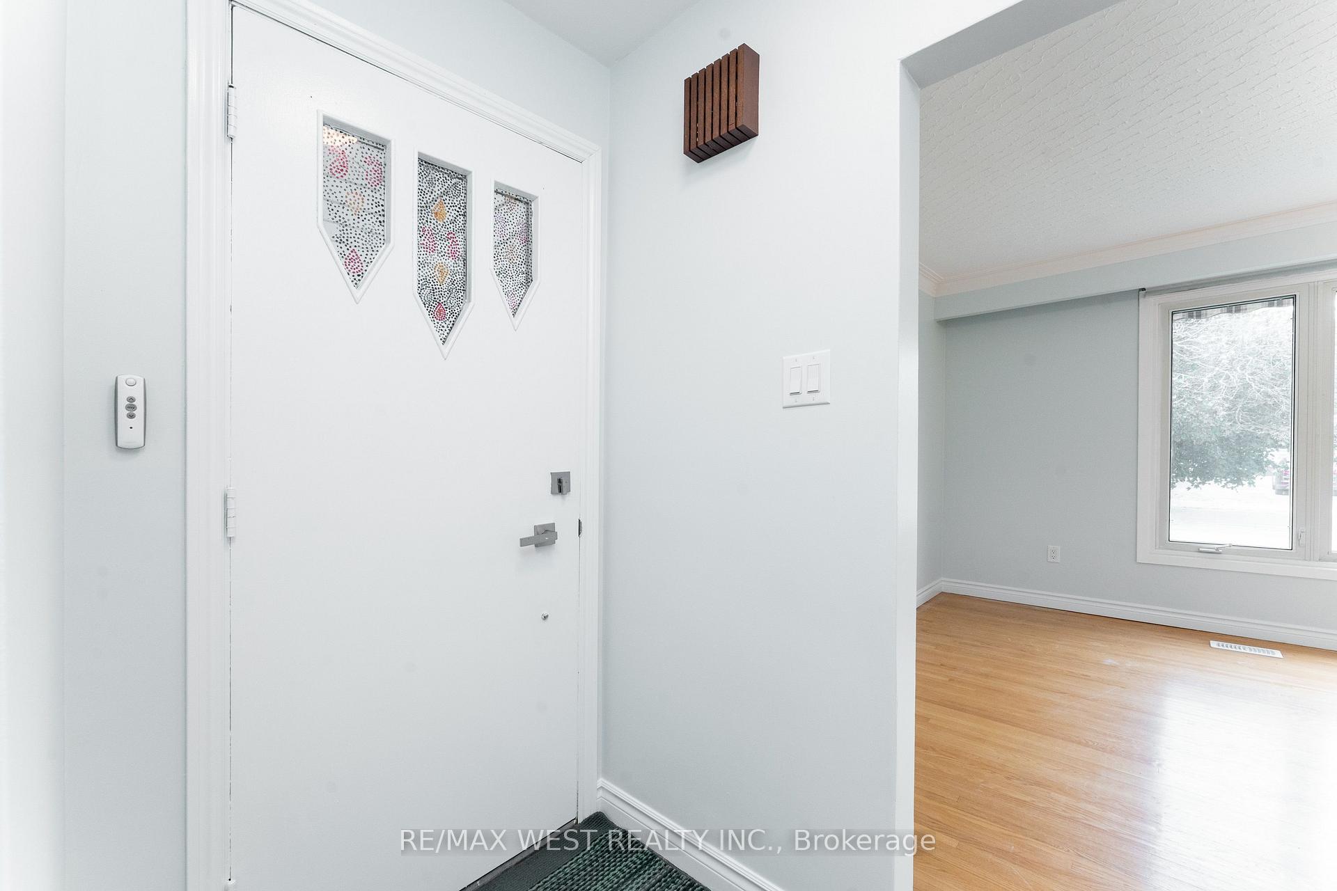 Photo 7 of 203 Lupin Drive, Whitby, Downtown Whitby — HOMEH