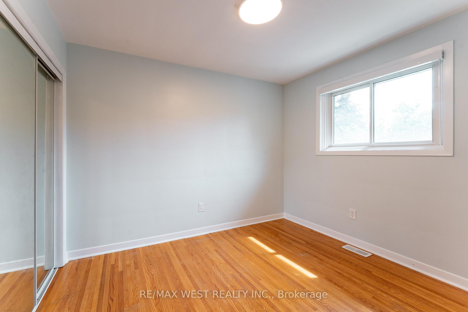 Photo 18 of 203 Lupin Drive, Whitby, Downtown Whitby — HOMEH
