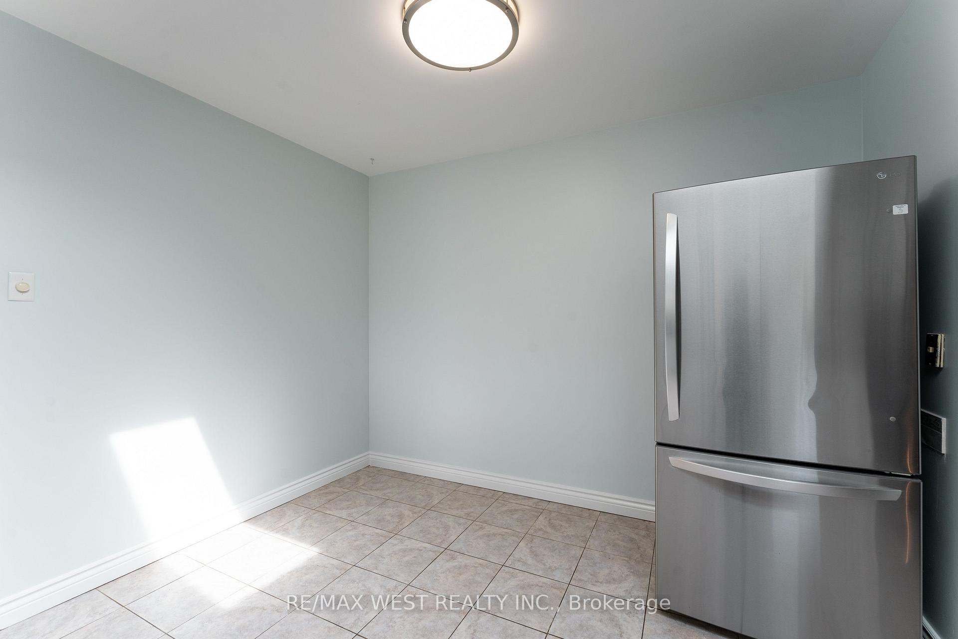 Photo 25 of 203 Lupin Drive, Whitby, Downtown Whitby — HOMEH
