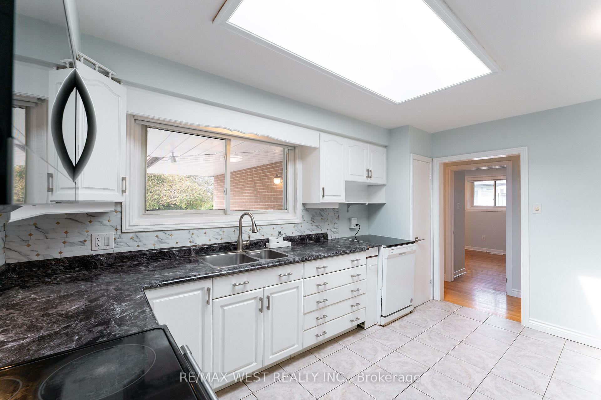 Photo 26 of 203 Lupin Drive, Whitby, Downtown Whitby — HOMEH