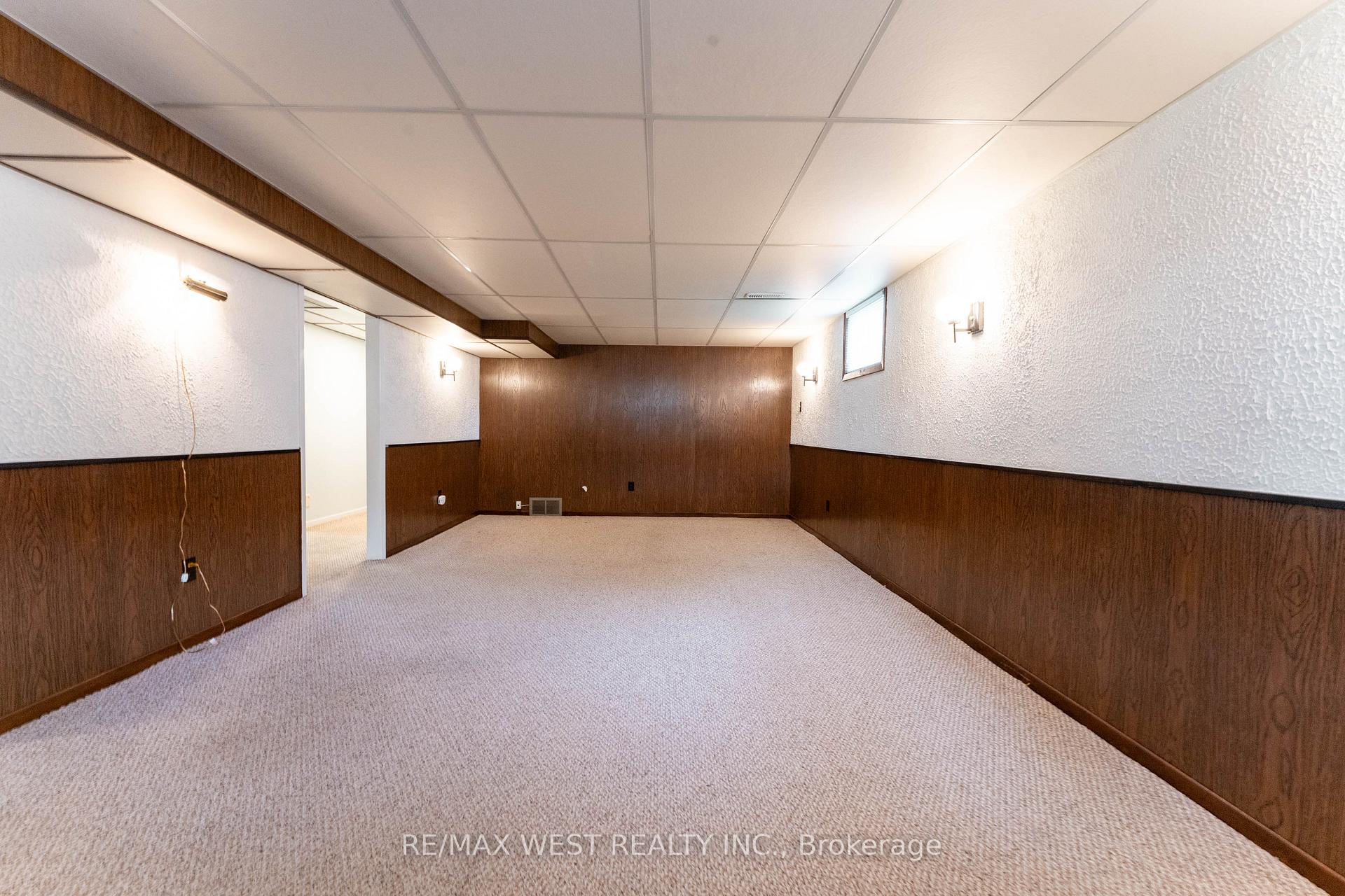 Photo 32 of 203 Lupin Drive, Whitby, Downtown Whitby — HOMEH