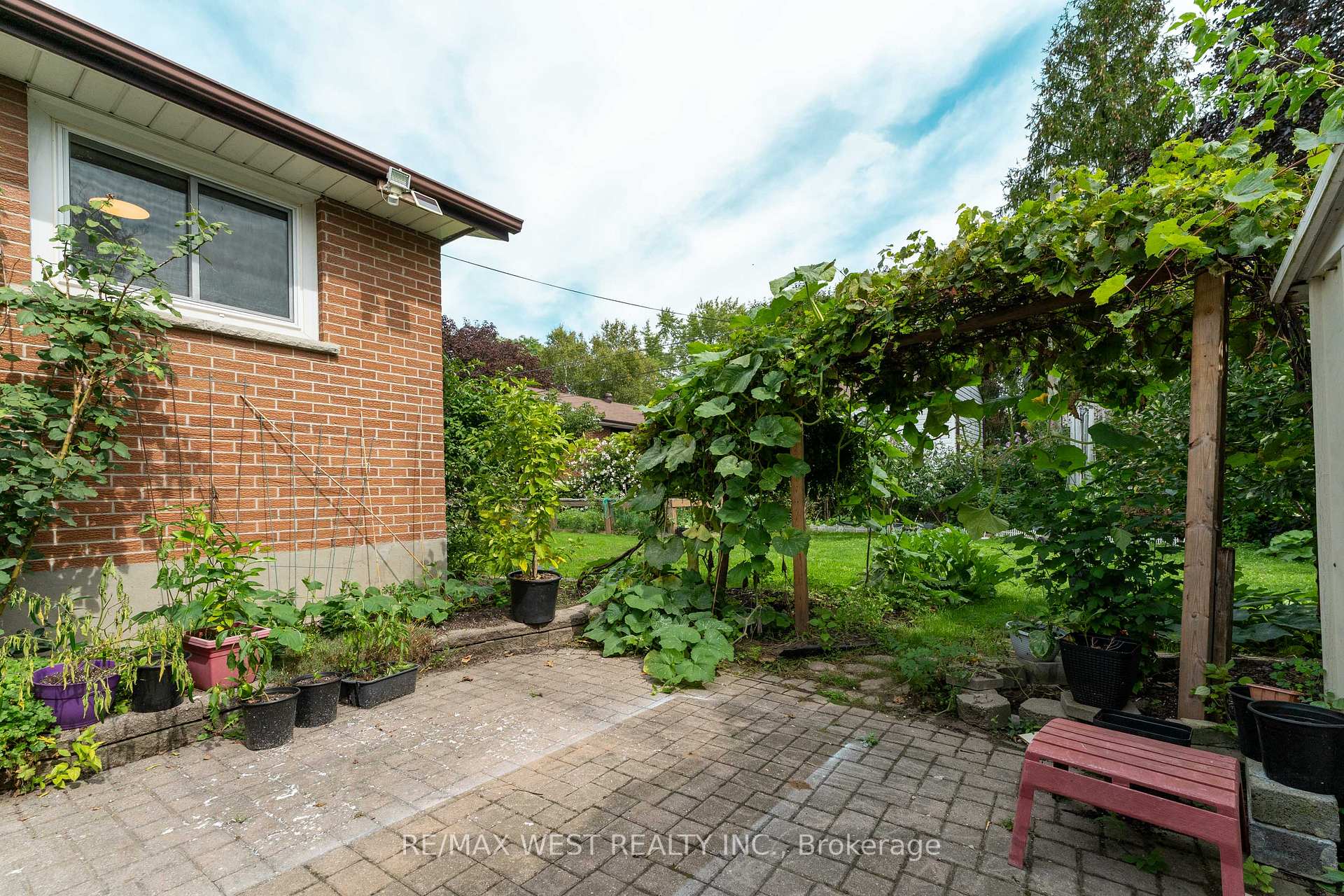 Photo 42 of 203 Lupin Drive, Whitby, Downtown Whitby — HOMEH