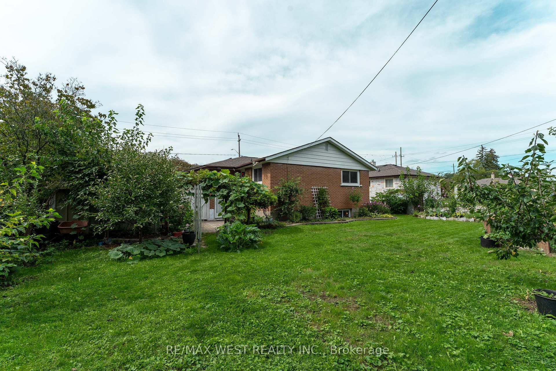 Photo 44 of 203 Lupin Drive, Whitby, Downtown Whitby — HOMEH