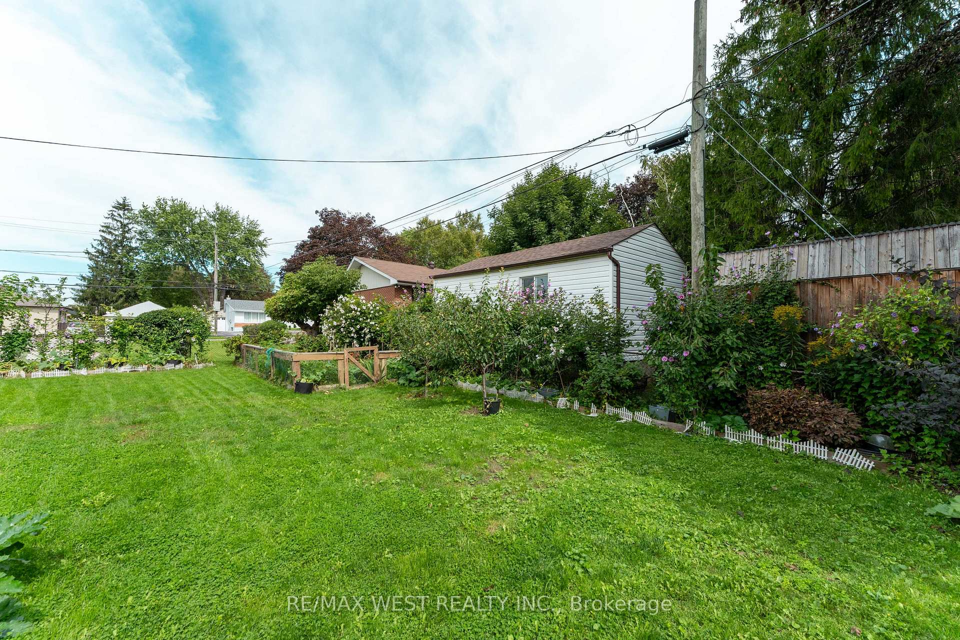 Photo 45 of 203 Lupin Drive, Whitby, Downtown Whitby — HOMEH