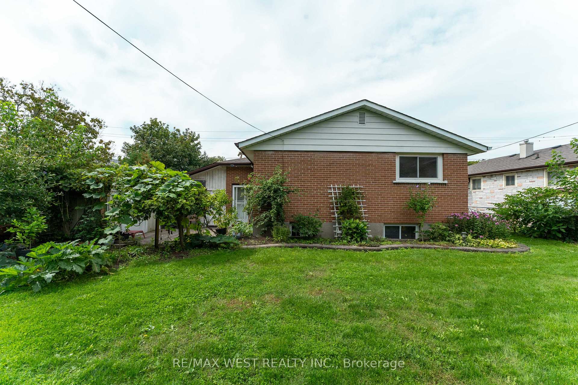Photo 46 of 203 Lupin Drive, Whitby, Downtown Whitby — HOMEH