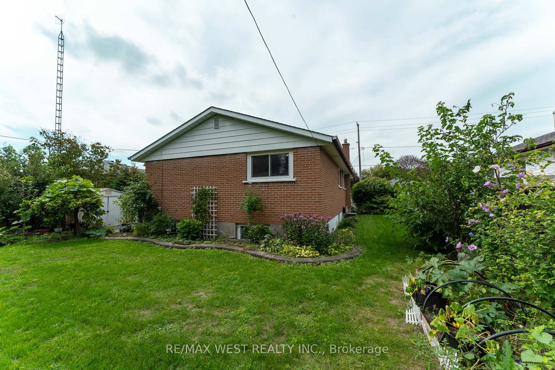 Photo 47 of 203 Lupin Drive, Whitby, Downtown Whitby — HOMEH