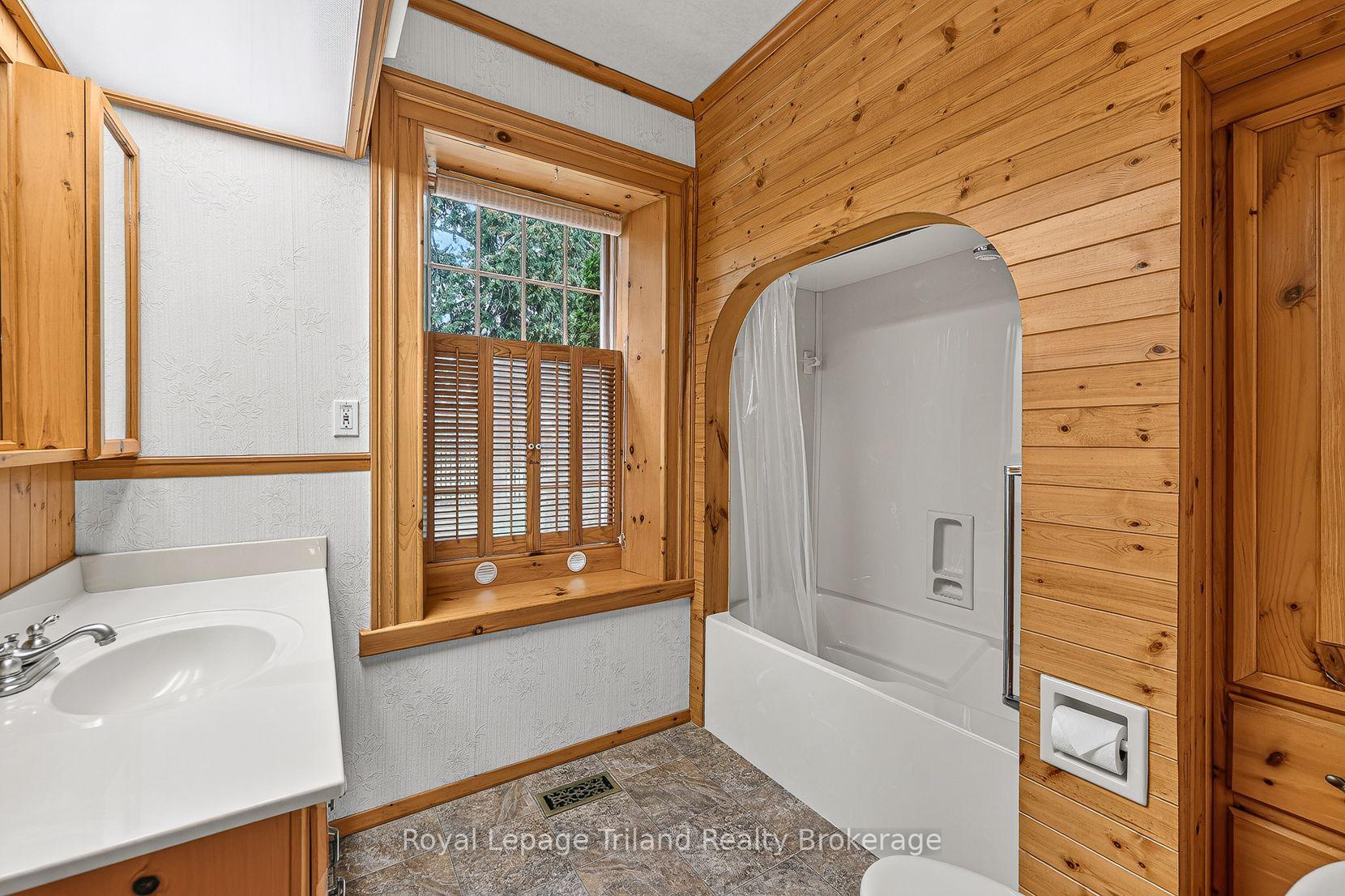 Photo 22 of 184 Washington Street, Zorra, Thamesford — HOMEH
