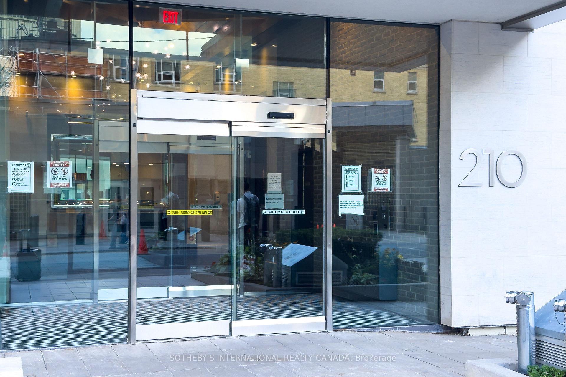Photo 4 of Unit 1913, 210 Simoce Street, Toronto, Kensington-Chinatown — HOMEH