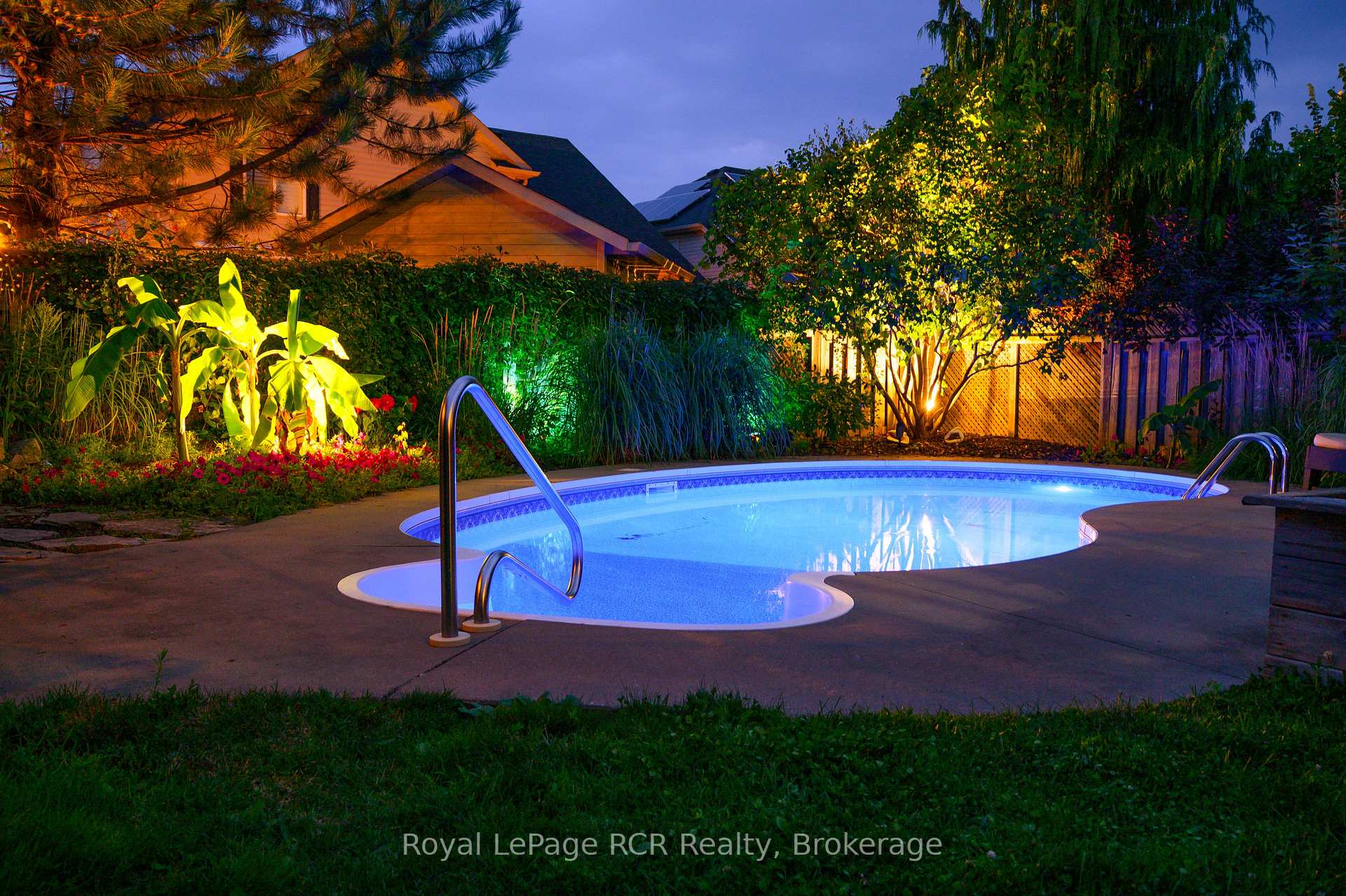 Photo 2 of 23 Marina Crescent, Collingwood — HOMEH