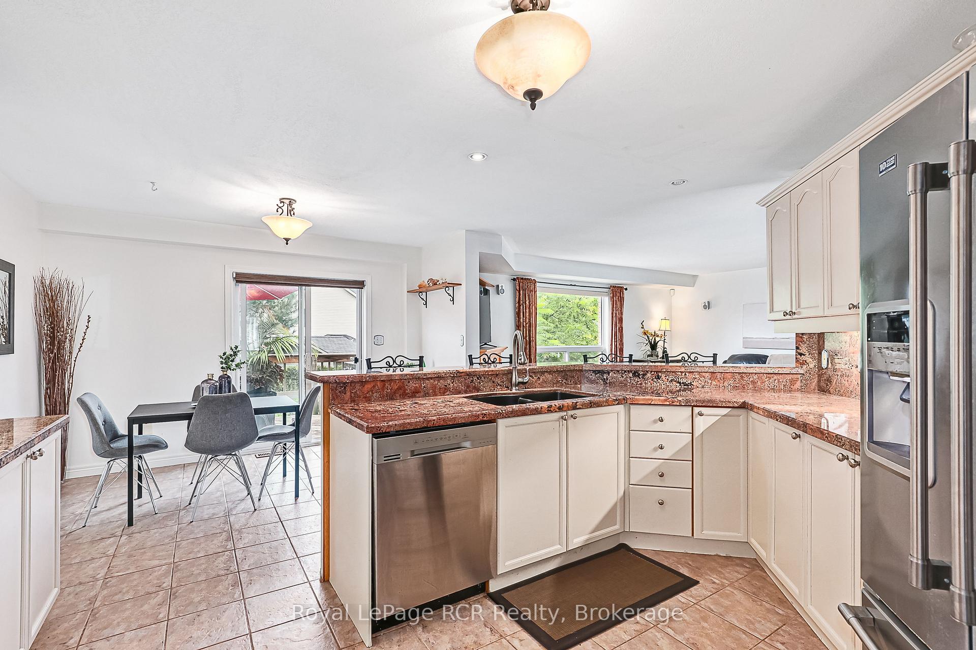 Photo 7 of 23 Marina Crescent, Collingwood — HOMEH