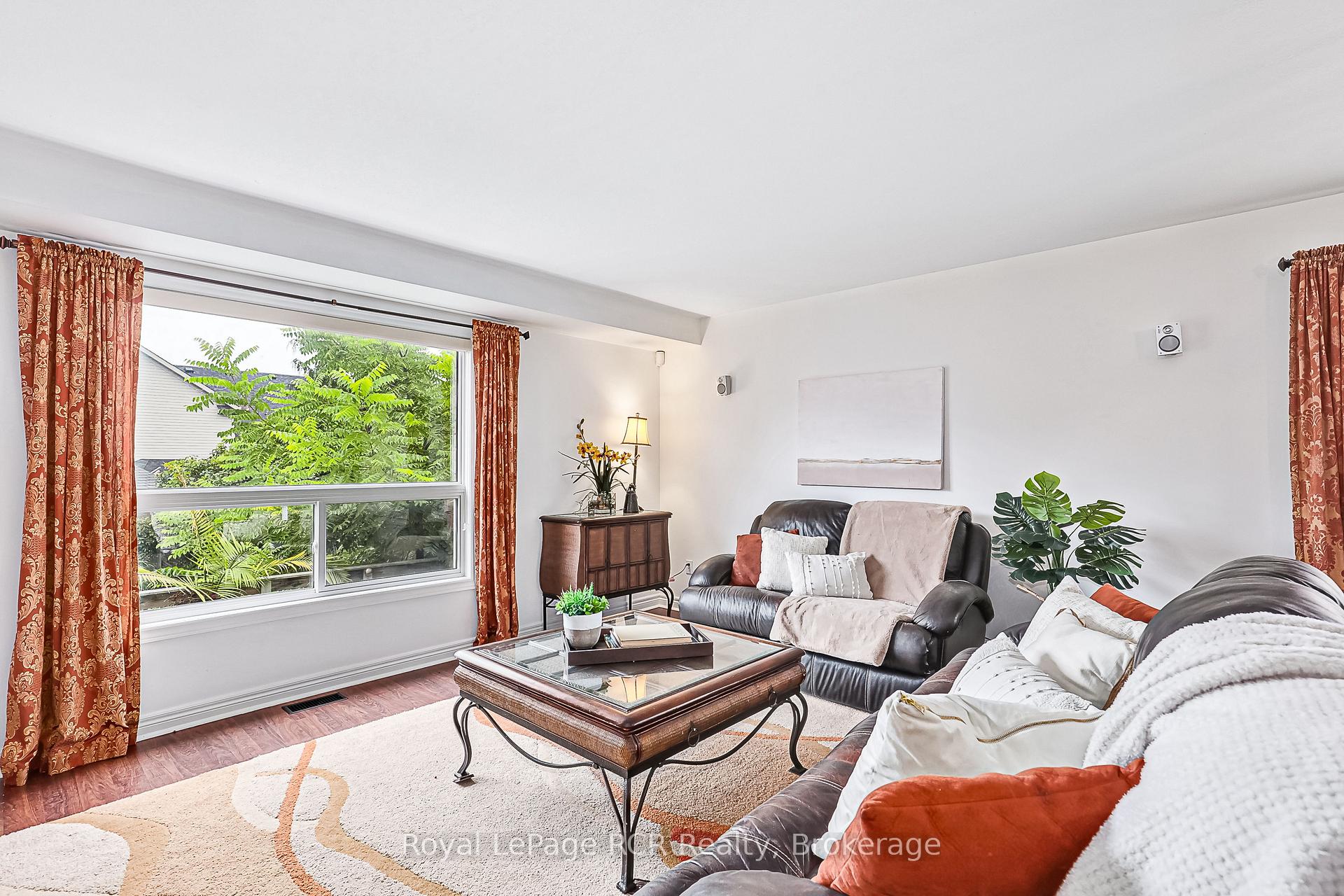 Photo 11 of 23 Marina Crescent, Collingwood — HOMEH