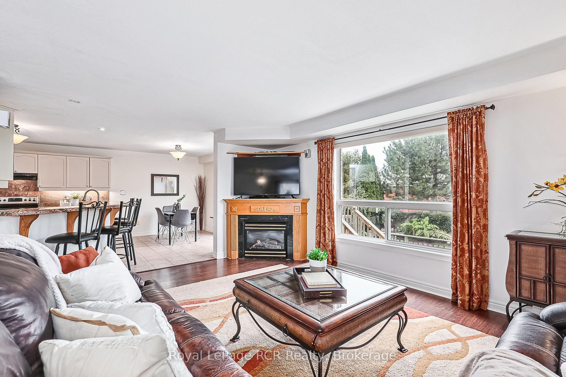 Photo 12 of 23 Marina Crescent, Collingwood — HOMEH