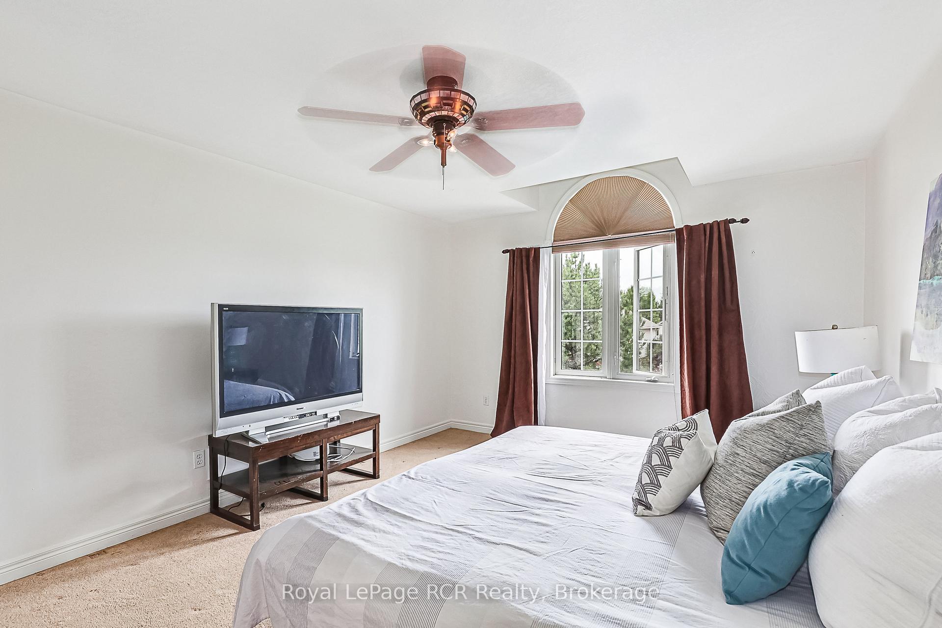 Photo 18 of 23 Marina Crescent, Collingwood — HOMEH