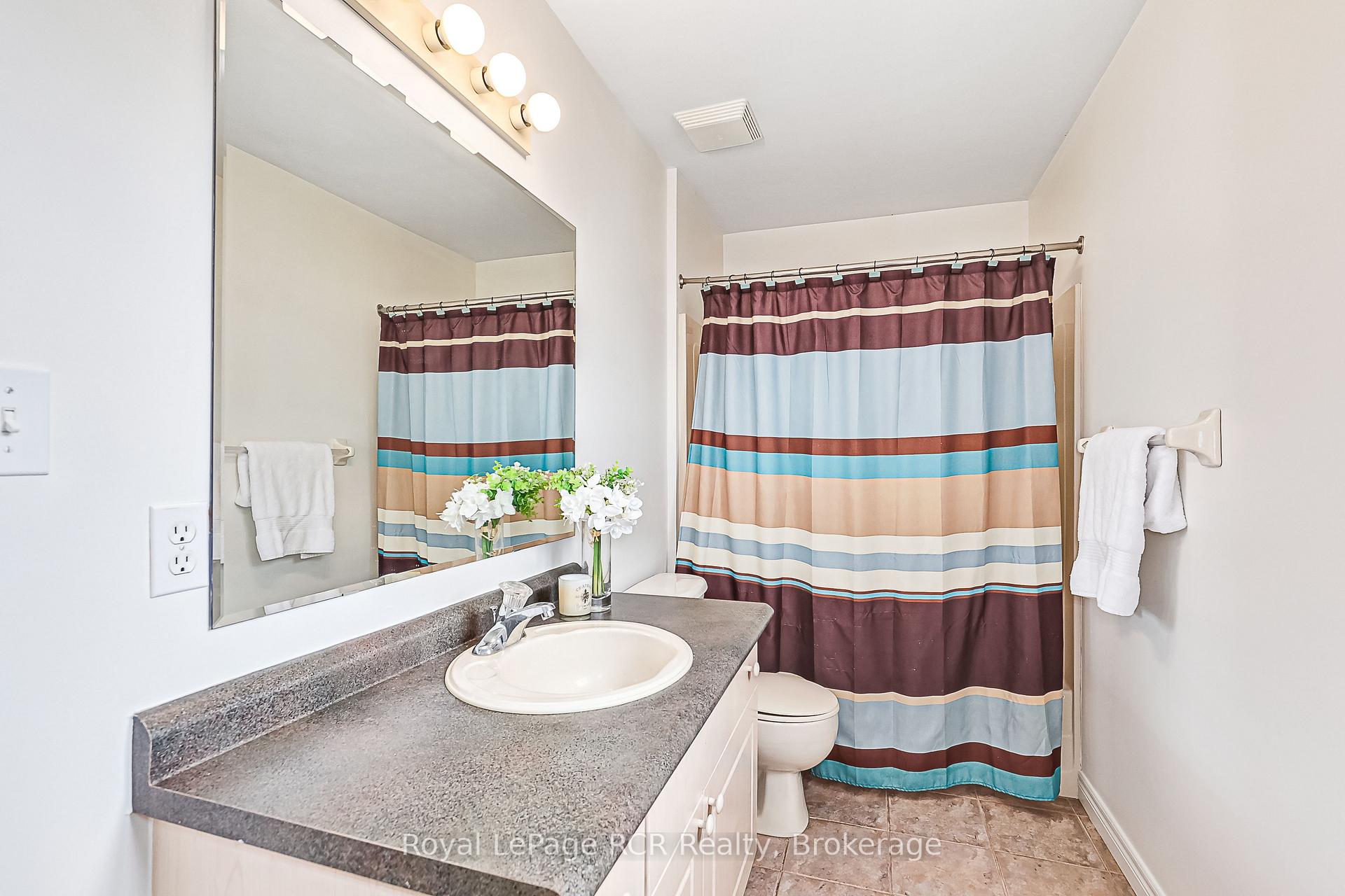 Photo 22 of 23 Marina Crescent, Collingwood — HOMEH