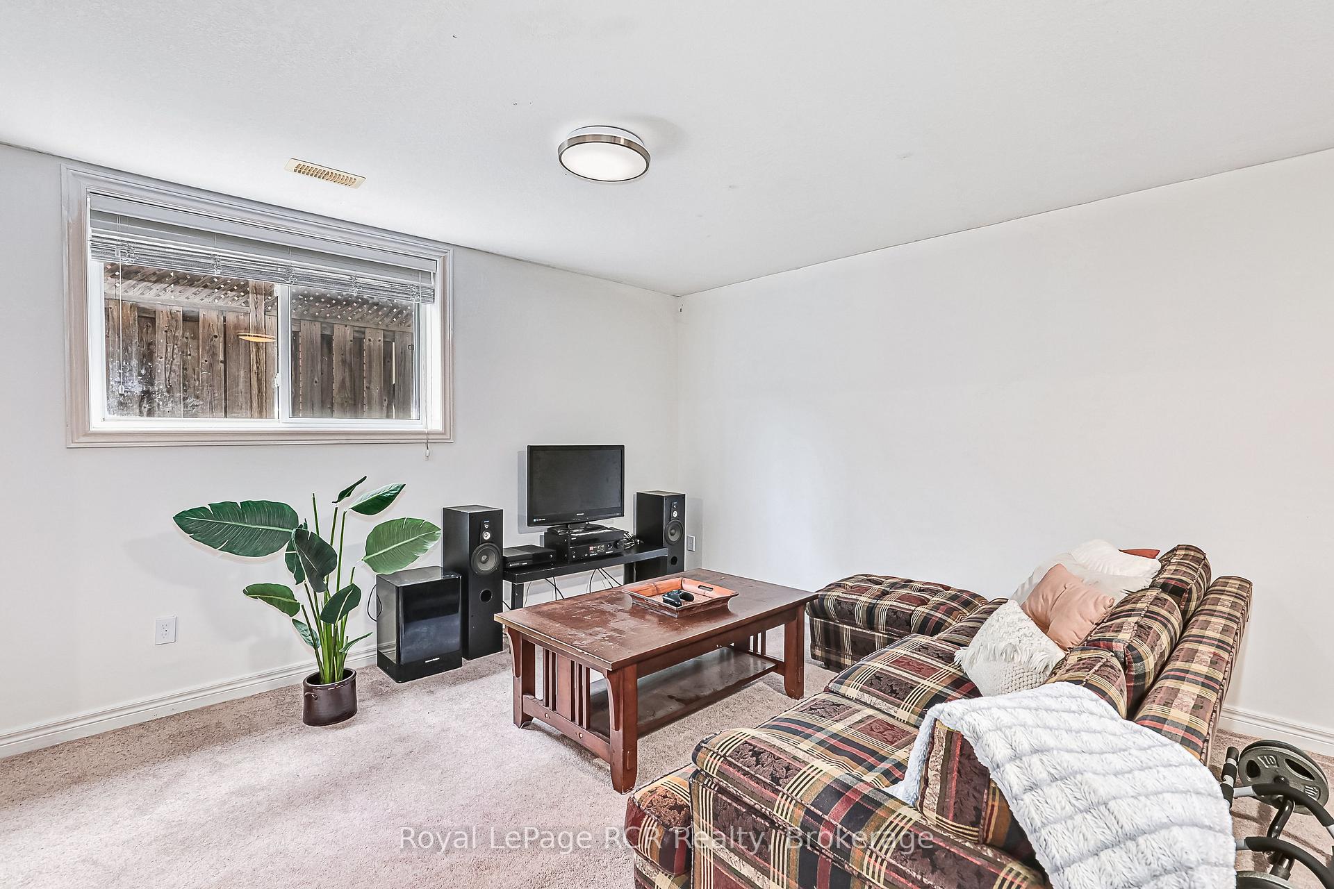 Photo 25 of 23 Marina Crescent, Collingwood — HOMEH
