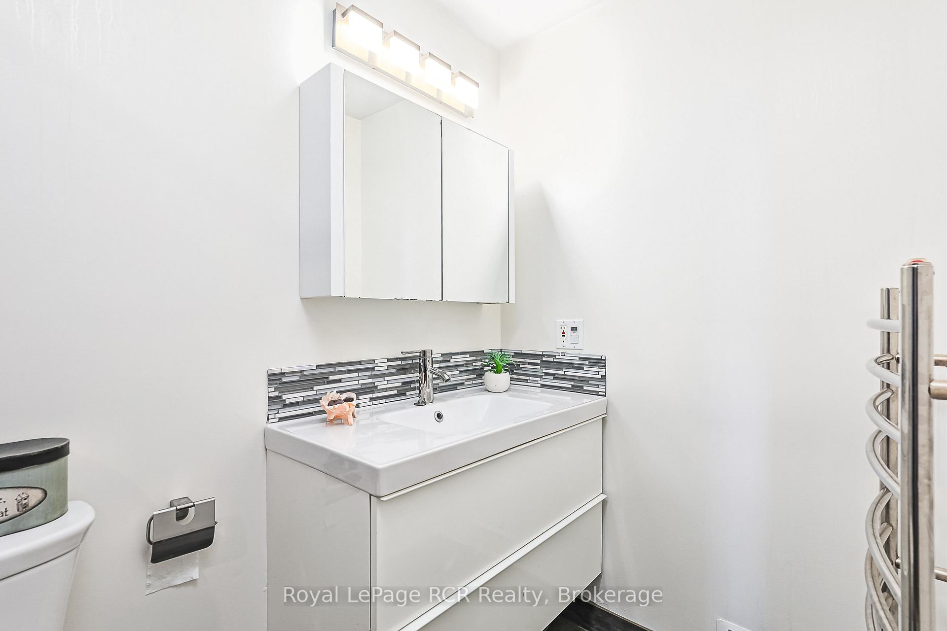Photo 28 of 23 Marina Crescent, Collingwood — HOMEH