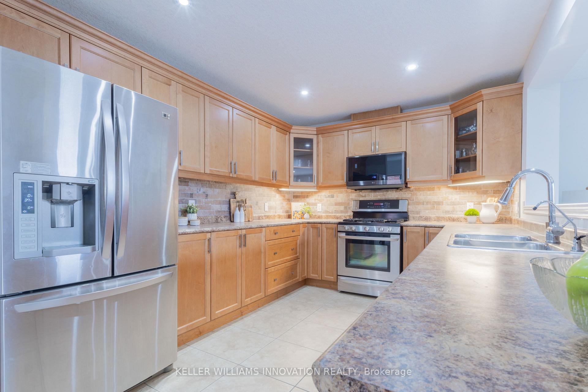 Photo 11 of 178 Huck Crescent, Kitchener, Highland West — HOMEH