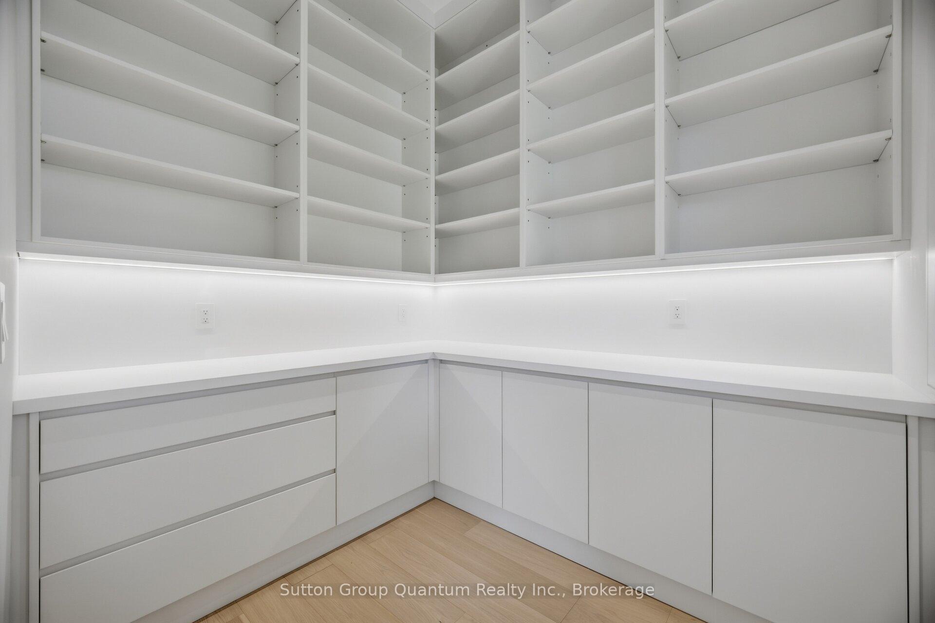 Photo 19 of 1071 Scott Avenue N, Oakville, West — HOMEH