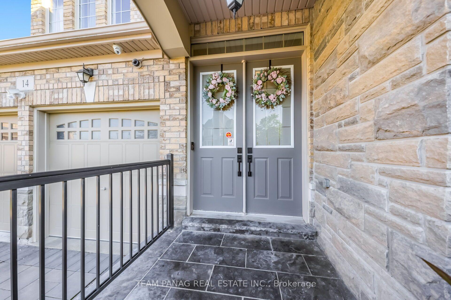 Photo 5 of 14 Observatory Crescent, Brampton, Toronto Gore Rural Estate — HOMEH