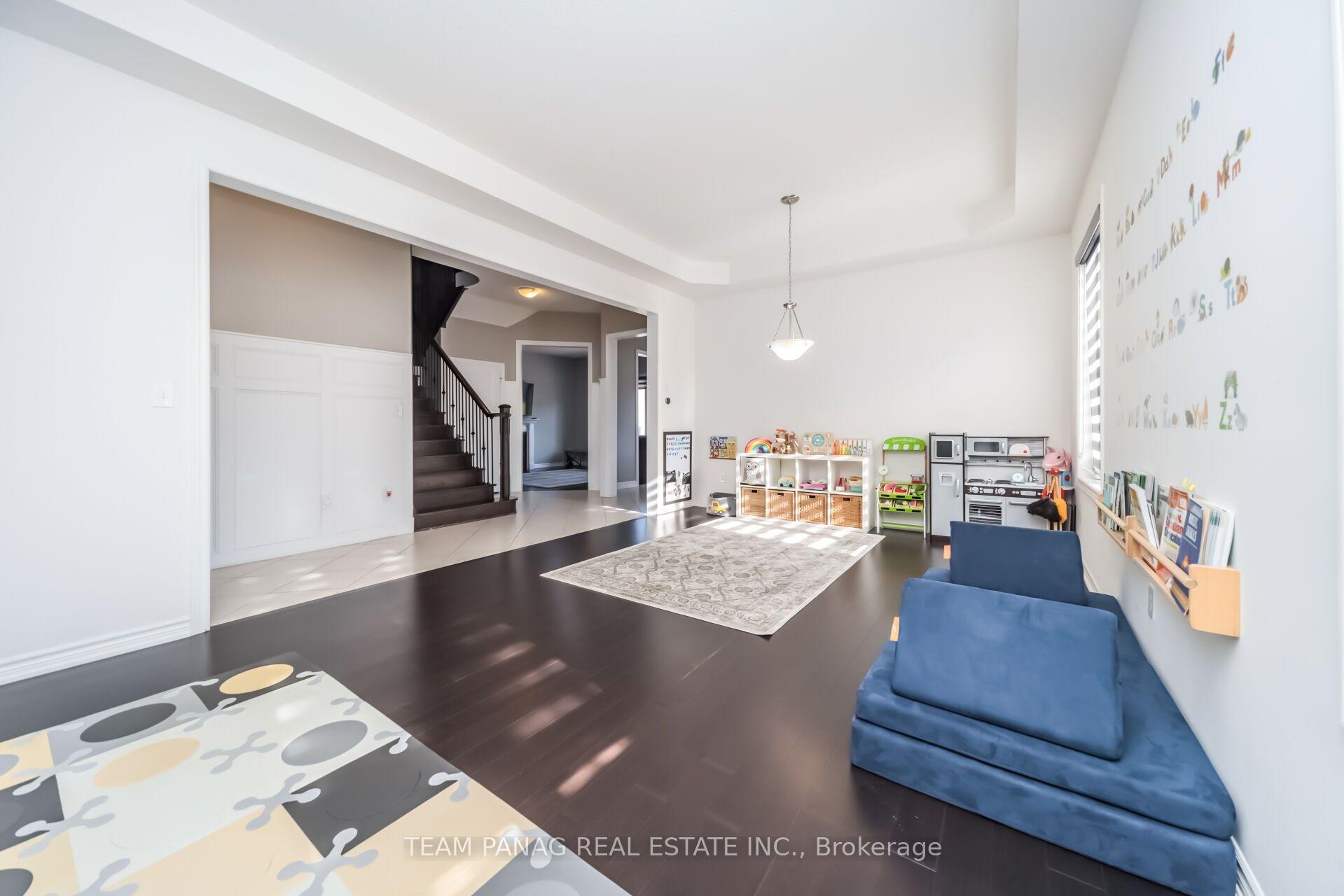 Photo 7 of 14 Observatory Crescent, Brampton, Toronto Gore Rural Estate — HOMEH