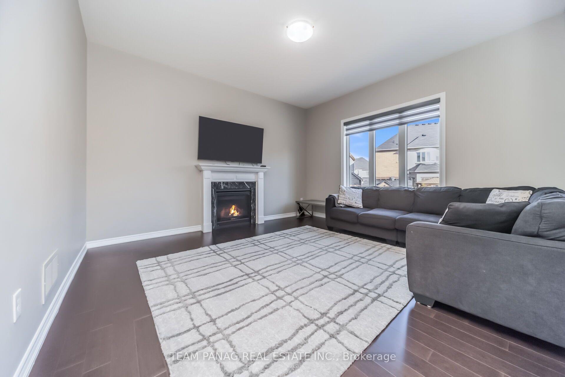 Photo 9 of 14 Observatory Crescent, Brampton, Toronto Gore Rural Estate — HOMEH