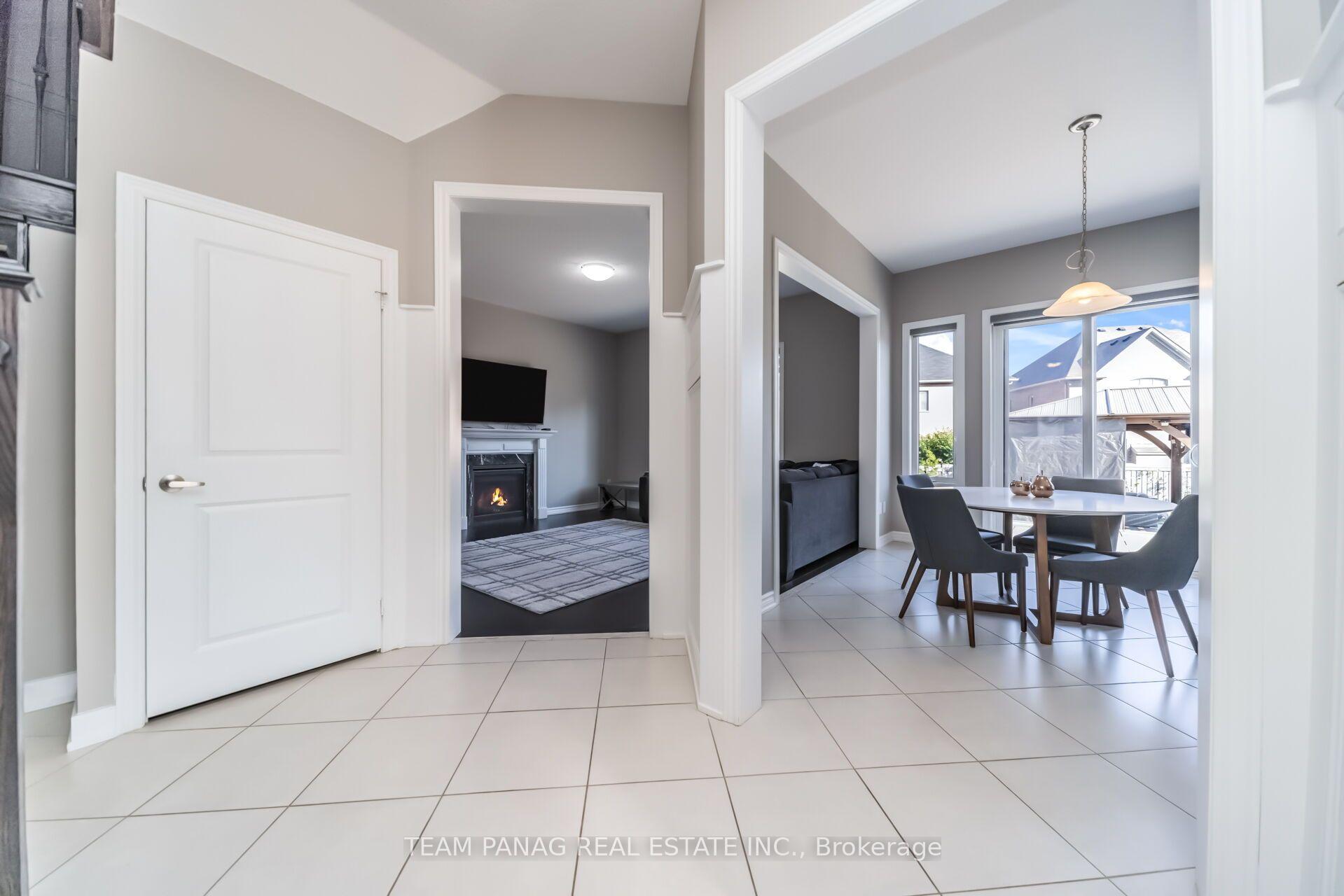 Photo 10 of 14 Observatory Crescent, Brampton, Toronto Gore Rural Estate — HOMEH