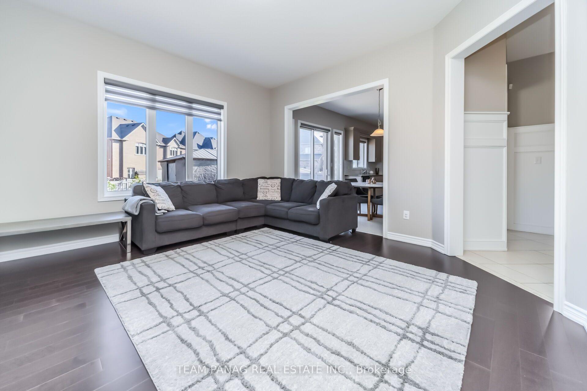 Photo 11 of 14 Observatory Crescent, Brampton, Toronto Gore Rural Estate — HOMEH
