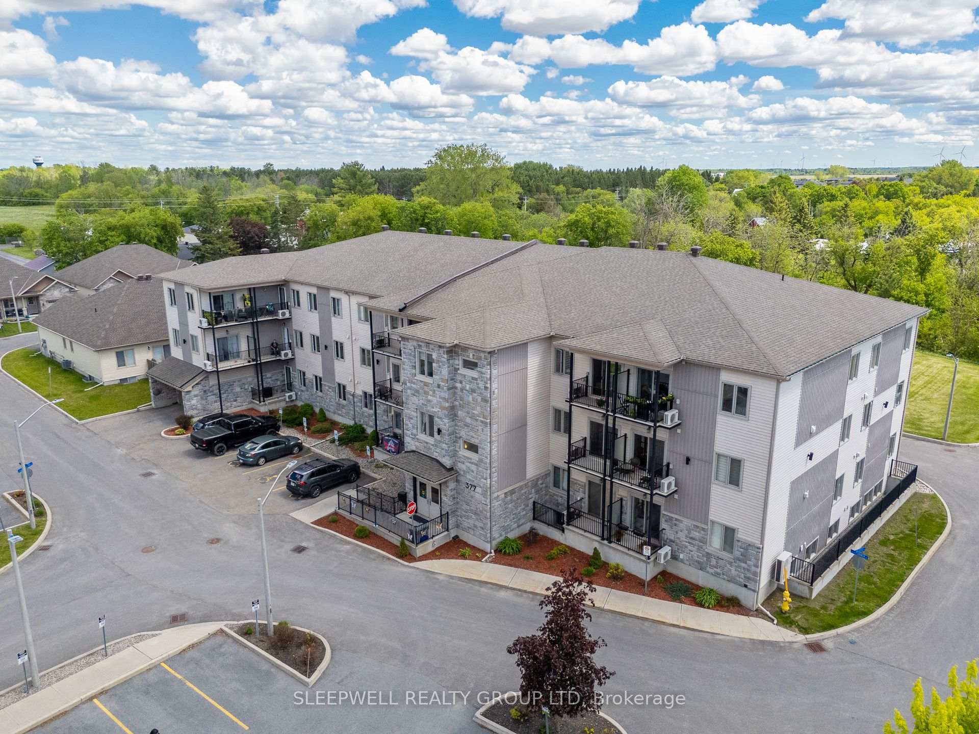 Photo 3 of Unit 204, 377 Solstice Crescent, Russell, Embrun — HOMEH