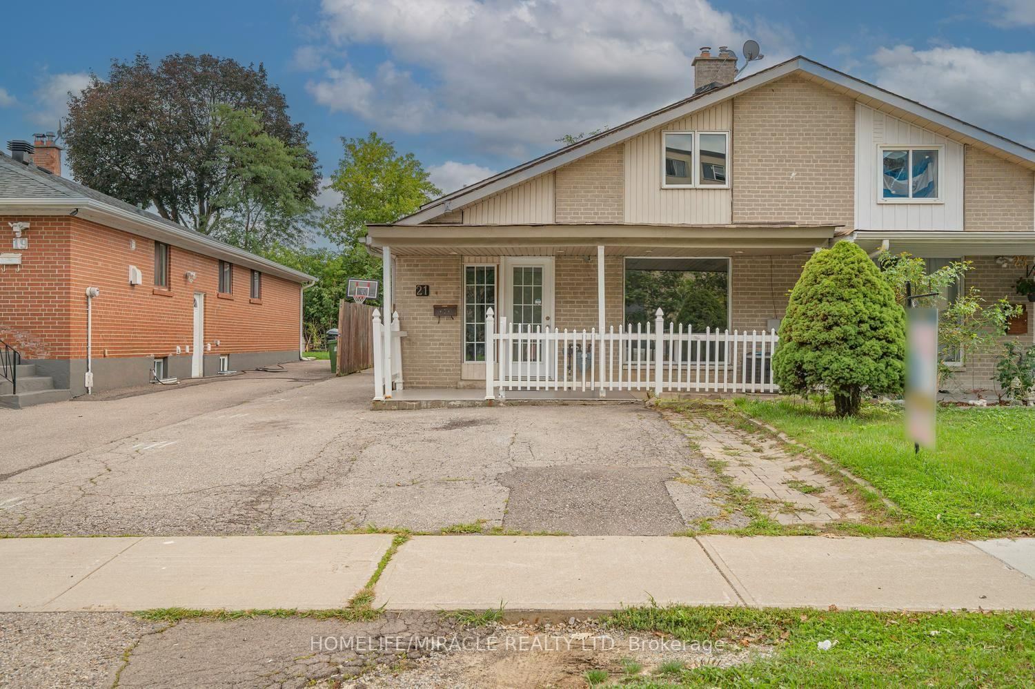 Photo 2 of 21 Sanagan Road, Etobicoke, Thistletown-Beaumonde Heights — HOMEH
