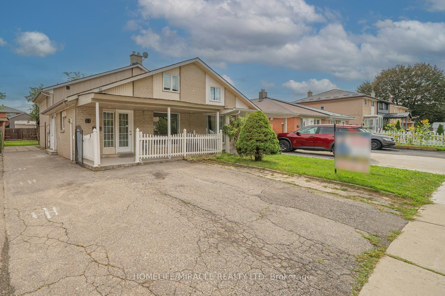 Photo 3 of 21 Sanagan Road, Etobicoke, Thistletown-Beaumonde Heights — HOMEH