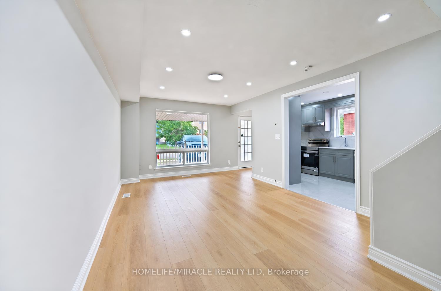Photo 7 of 21 Sanagan Road, Etobicoke, Thistletown-Beaumonde Heights — HOMEH