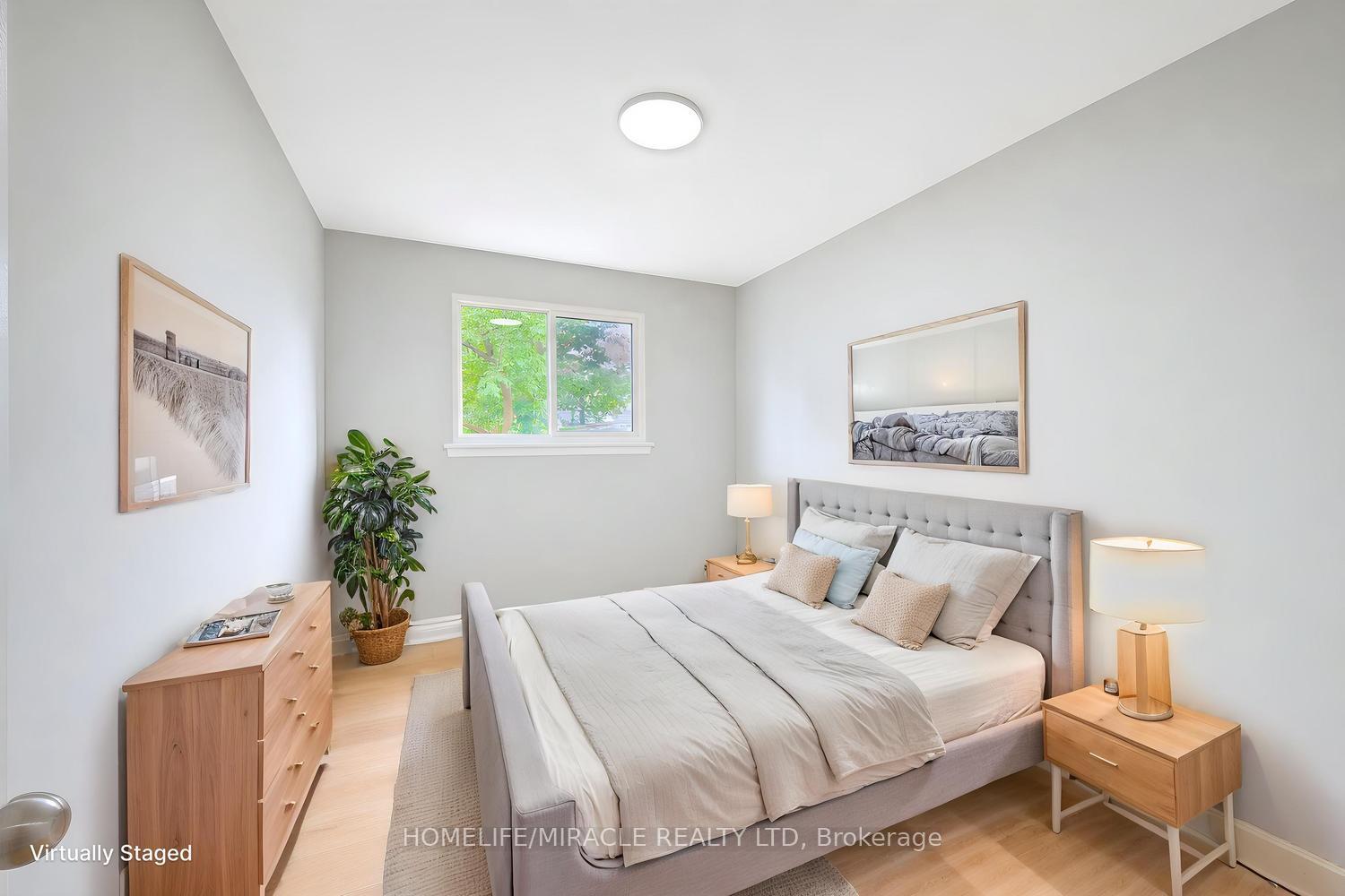 Photo 16 of 21 Sanagan Road, Etobicoke, Thistletown-Beaumonde Heights — HOMEH
