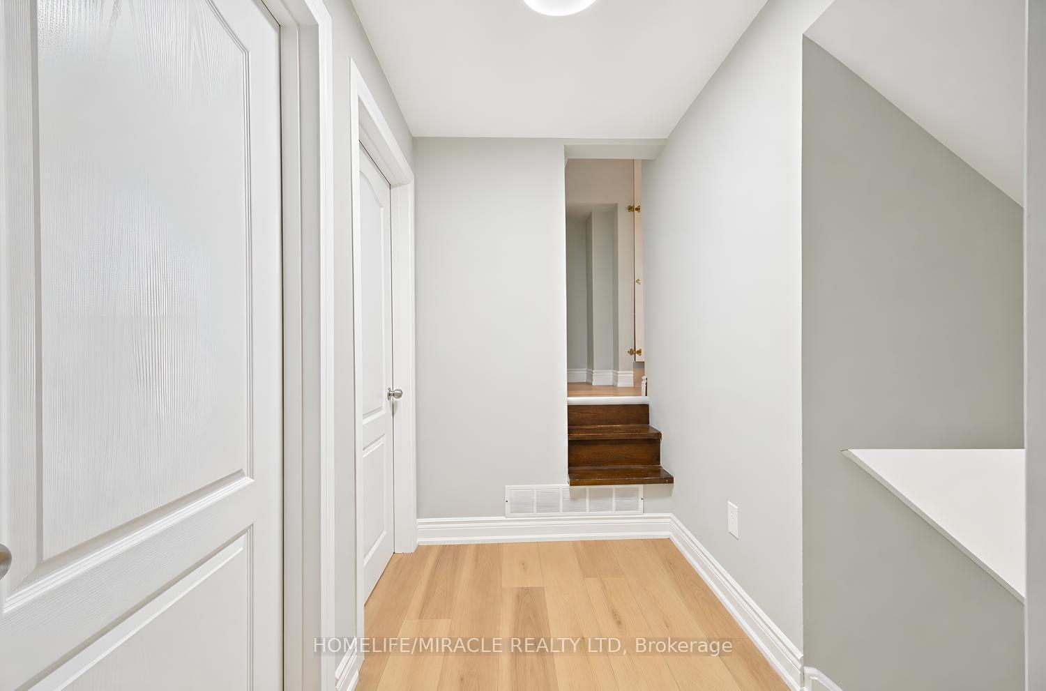 Photo 24 of 21 Sanagan Road, Etobicoke, Thistletown-Beaumonde Heights — HOMEH