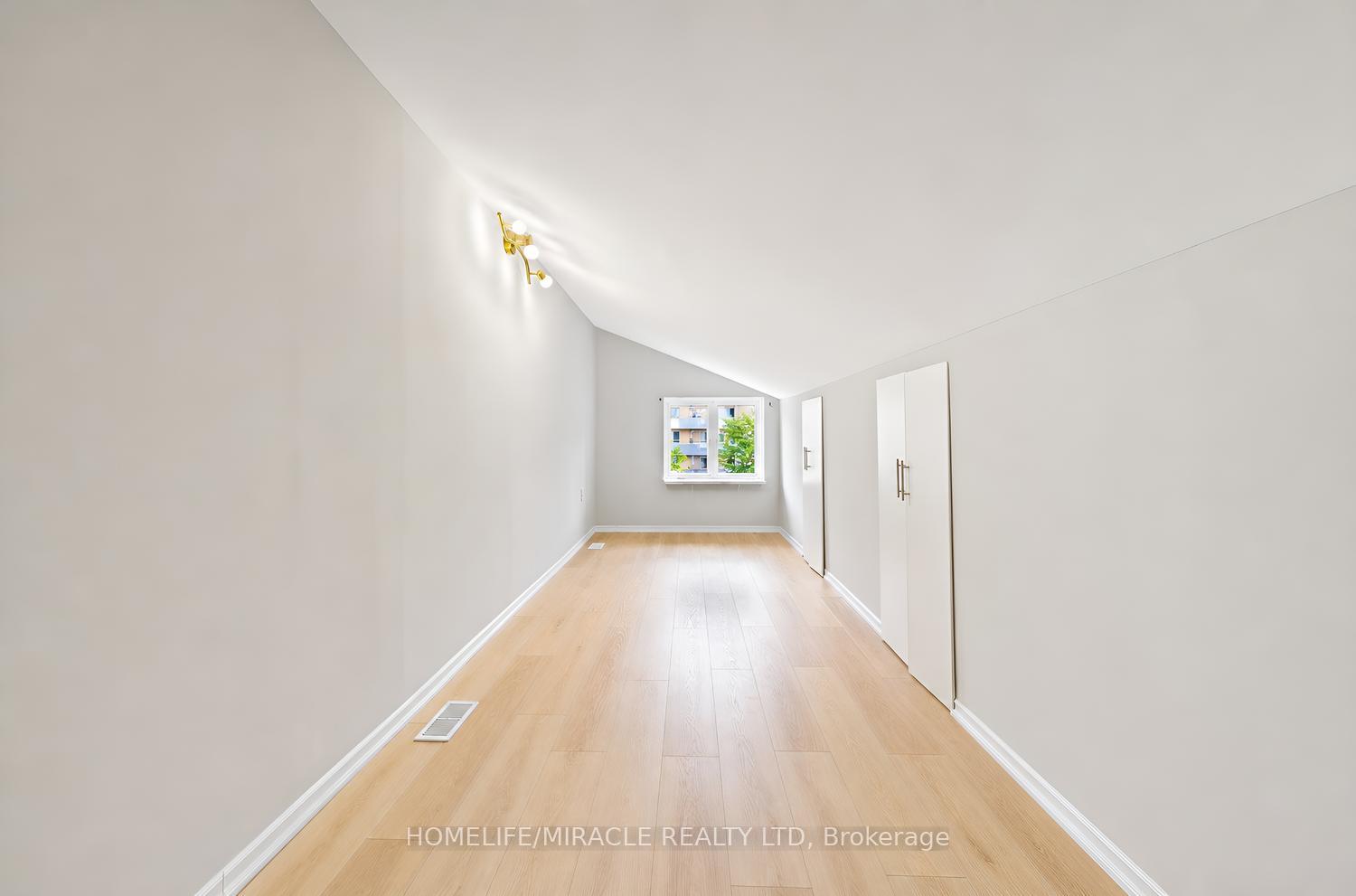 Photo 25 of 21 Sanagan Road, Etobicoke, Thistletown-Beaumonde Heights — HOMEH